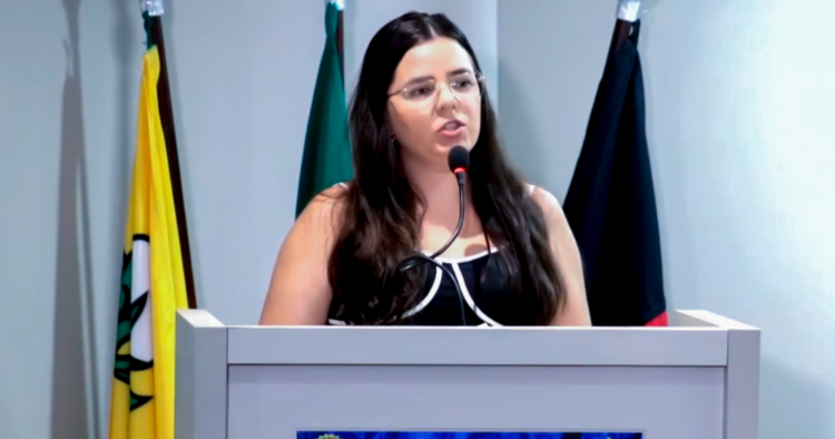 Leia mais sobre o artigo Vereadora propõe auxílio habilitação para ACS